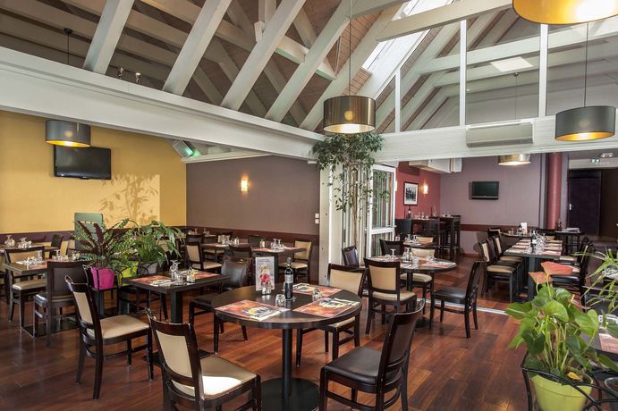 Imagen del bar/restaurante del Hotel Brit Deltour Confort Mende. Foto 5