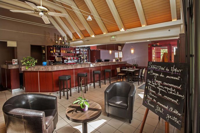 Imagen del bar/restaurante del Hotel Brit Deltour Confort Mende. Foto 6