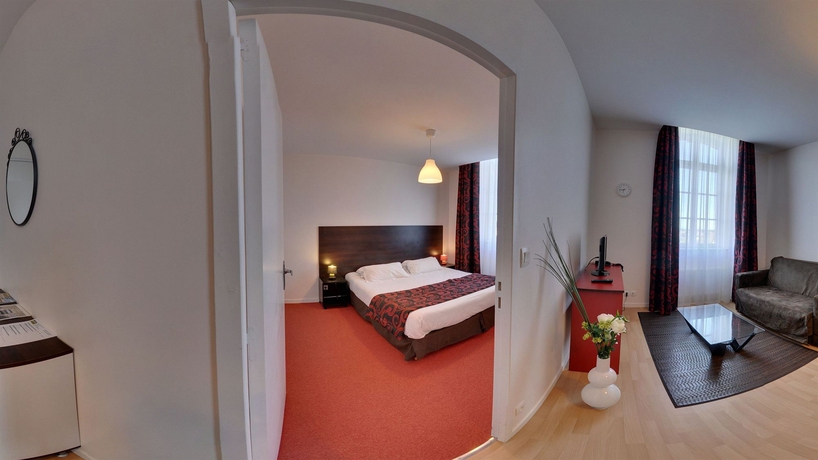 Imagen de los interiores del Hotel Brit Dinan Le Connetable. Foto 7