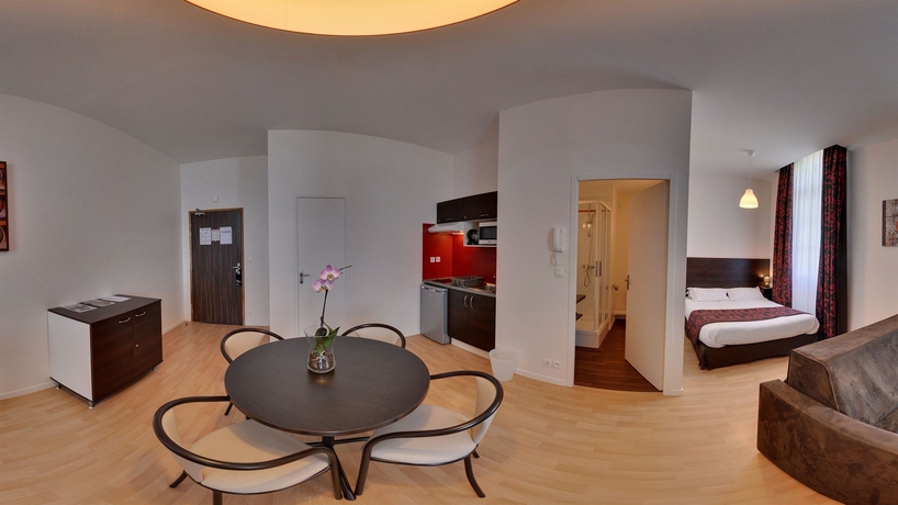 Imagen de la habitación del Hotel Brit Dinan Le Connetable. Foto 6