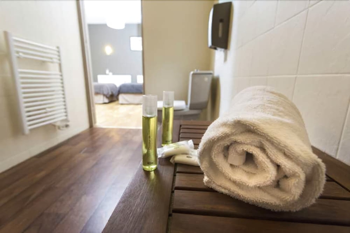 Imagen de la habitación del Hotel Brit Du Parc Niort Centre - Parking Gratuit. Foto 18