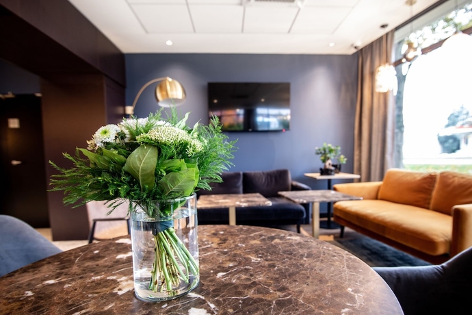 Imagen de los interiores del Hotel Brit Du Stade. Foto 19