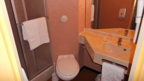 Imagen de la habitación del Hotel Brit Essentiel Moulins Avermes. Foto 11