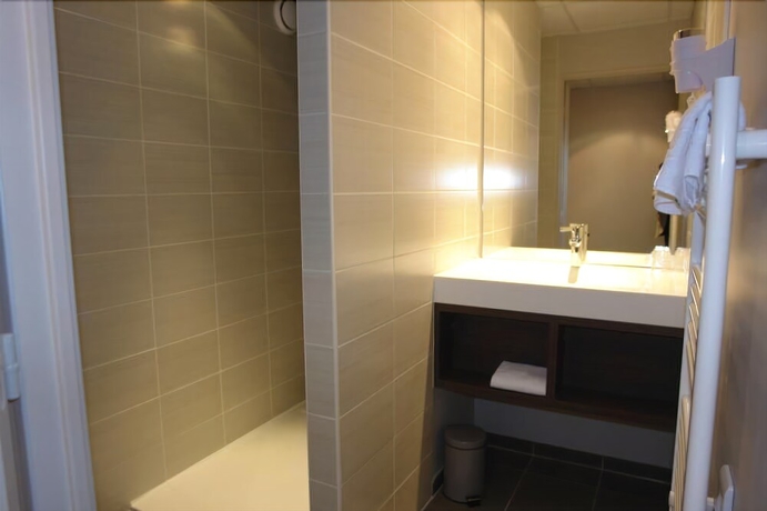 Imagen de la habitación del Hotel Brit Fleur De Rhuys. Foto 15