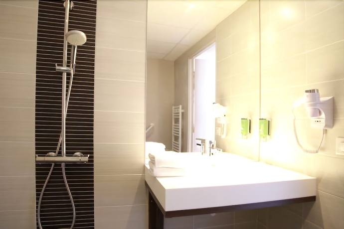Imagen de la habitación del Hotel Brit Fleur De Rhuys. Foto 16