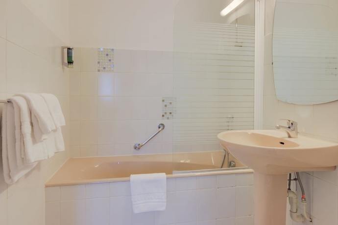 Imagen de la habitación del Hotel Brit Hermes. Foto 16