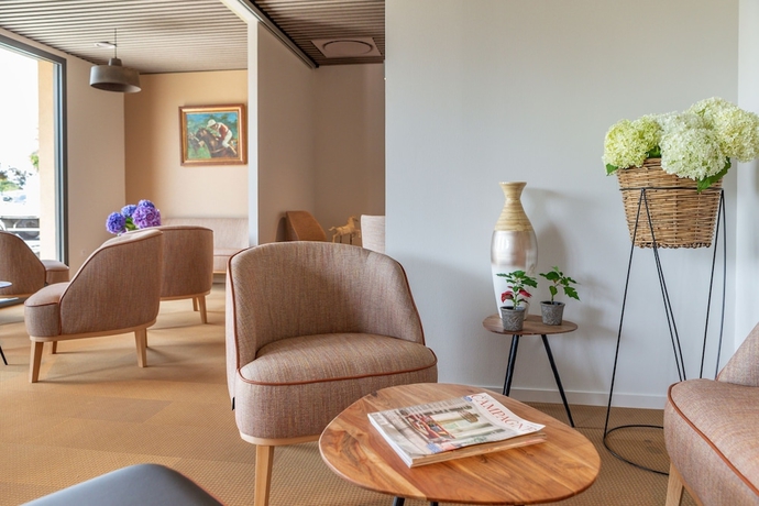 Imagen del bar/restaurante del Hotel Brit Hotel De L'Hippodrome - Ploermel. Foto 8