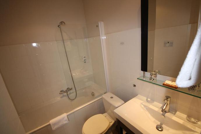 Imagen general del Hotel Brit Hotel Dinard - Hotel Du Parc. Foto 3