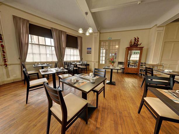 Imagen general del Hotel Brit Hotel Dinard - Hotel Du Parc. Foto 5