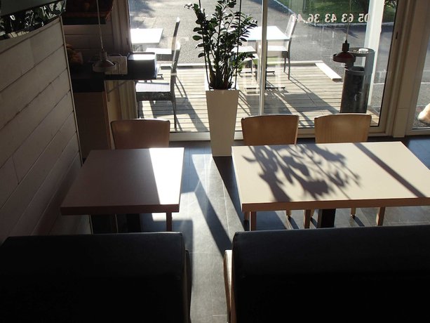 Imagen del bar/restaurante del Hotel Brit Hotel Essentiel Albi Parc des Expos. Foto 5