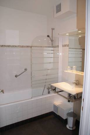 Imagen de la habitación del Hotel Brit Hotel Kara Sainte Anne d'Auray. Foto 12