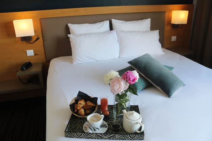 Imagen de la habitación del Hotel Brit Hotel Lodge. Foto 8