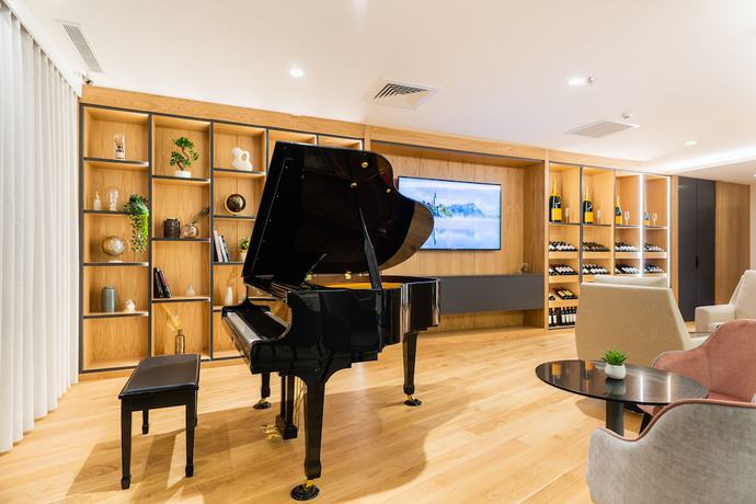 Imagen de los interiores del Hotel Brit Hotel Paris Orly. Foto 8