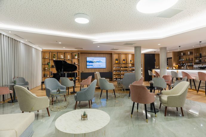 Imagen de los interiores del Hotel Brit Hotel Paris Orly. Foto 9
