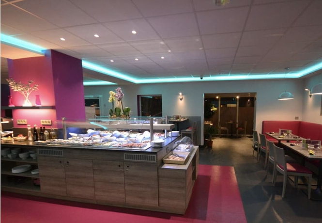 Imagen del bar/restaurante del Hotel Brit La Ferté Sous Jouarre. Foto 2