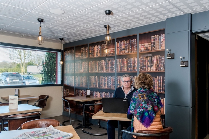 Imagen del bar/restaurante del Hotel Brit La Rochelle Périgny. Foto 2