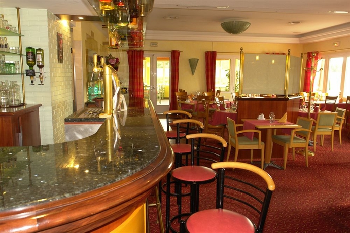 Imagen del bar/restaurante del Hotel Brit Le Cottage. Foto 4
