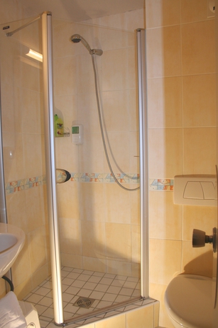 Imagen de la habitación del Hotel Brit Le Cottage. Foto 8