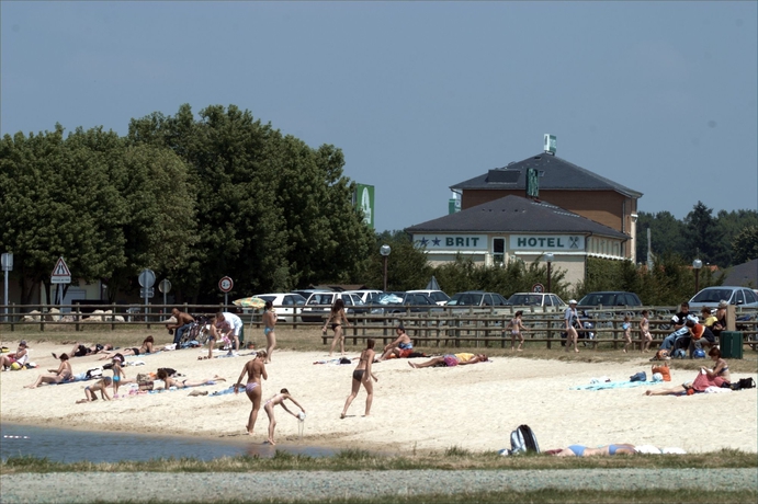 Imagen de los exteriores del Hotel Brit Le Cottage. Foto 11