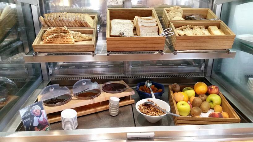 Imagen del bar/restaurante del Hotel Brit Le Cottage- Le Mans. Foto 2