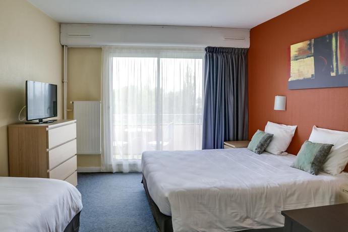 Imagen de la habitación del Hotel Brit Le Parc Vichy. Foto 3