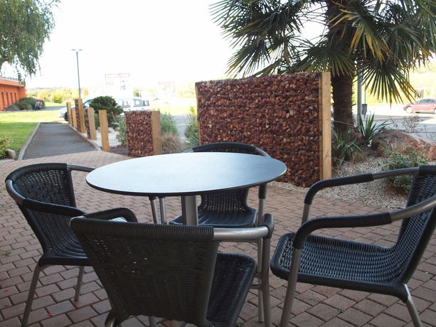 Imagen del bar/restaurante del Hotel Brit Les Evens. Foto 6