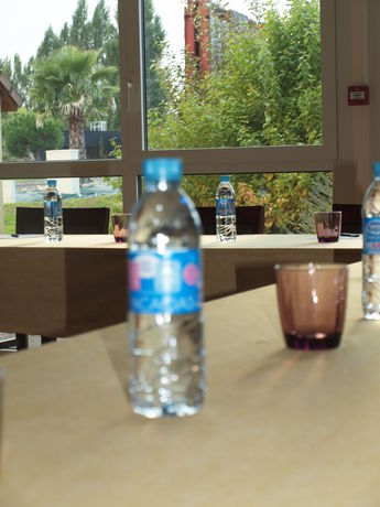 Imagen del bar/restaurante del Hotel Brit Les Evens. Foto 8