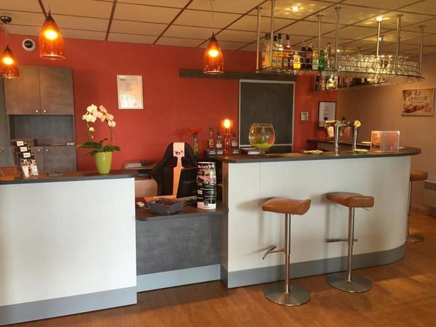 Imagen del bar/restaurante del Hotel Brit Les Evens. Foto 9