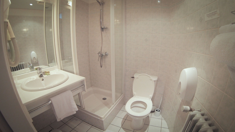 Imagen de la habitación del Hotel Brit Les Voyageurs. Foto 4