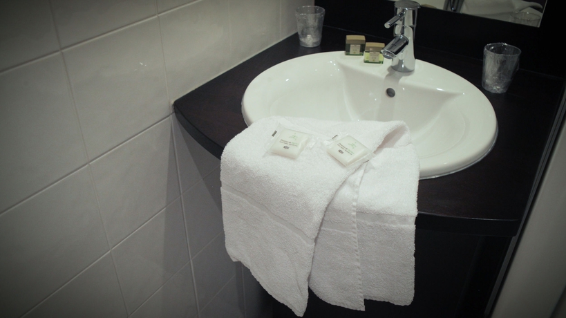 Imagen de la habitación del Hotel Brit Les Voyageurs. Foto 5
