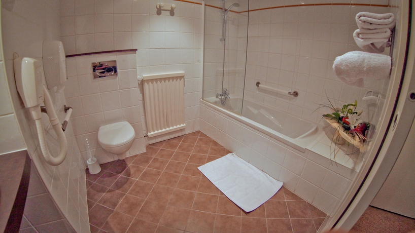Imagen de la habitación del Hotel Brit Les Voyageurs. Foto 7