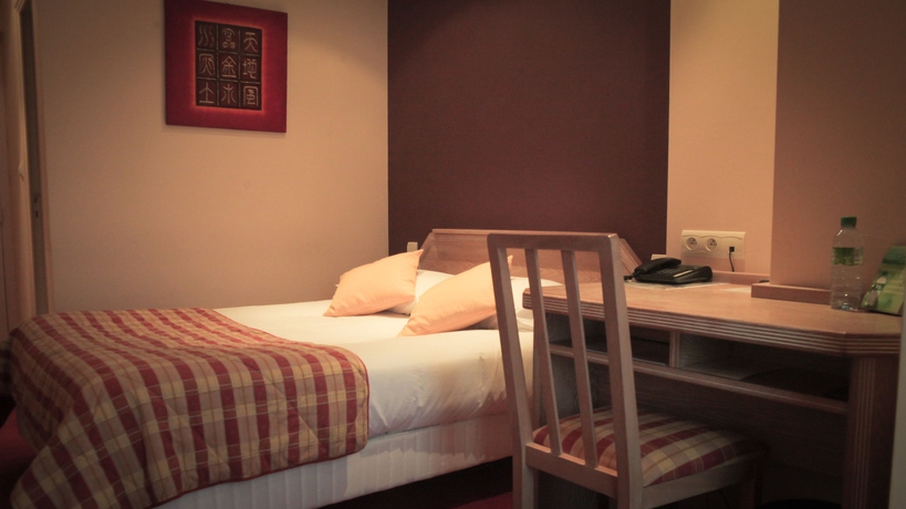 Imagen de la habitación del Hotel Brit Les Voyageurs. Foto 11