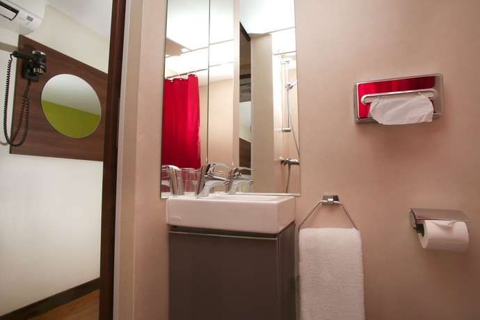 Imagen de la habitación del Hotel Brit Lyon Eurexpo. Foto 10