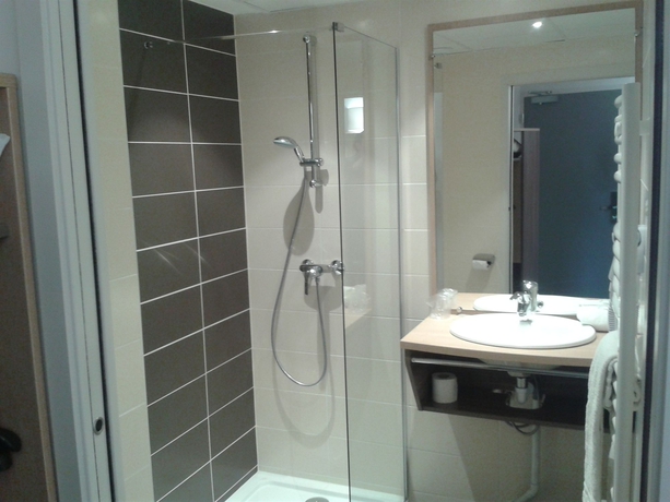 Imagen de la habitación del Hotel Brit Mâcon Centre Gare. Foto 4