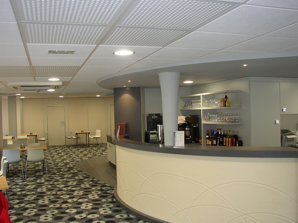 Imagen del bar/restaurante del Hotel Brit Mâcon Centre Gare. Foto 3