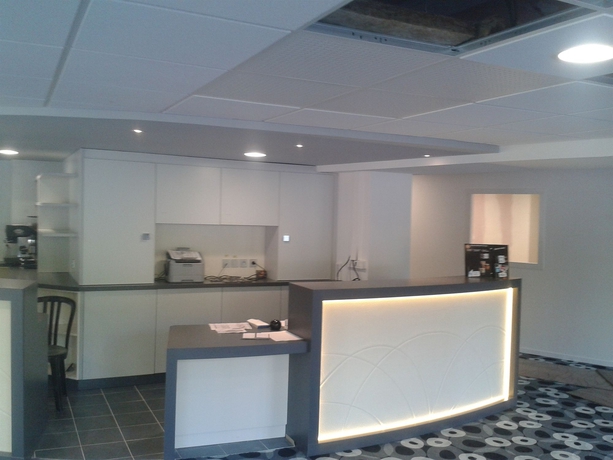 Imagen de los interiores del Hotel Brit Mâcon Centre Gare. Foto 16