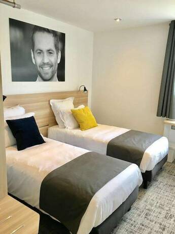 Imagen de la habitación del Hotel Brit Martigues Nord. Foto 16