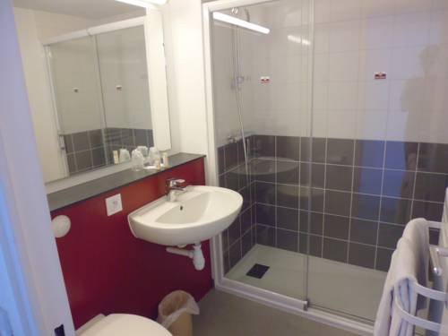 Imagen de la habitación del Hotel Brit Mayenne. Foto 6