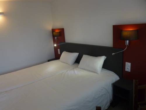 Imagen de la habitación del Hotel Brit Mayenne. Foto 12