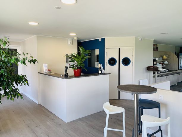 Imagen de los interiores del Hotel Brit Morlaix. Foto 17