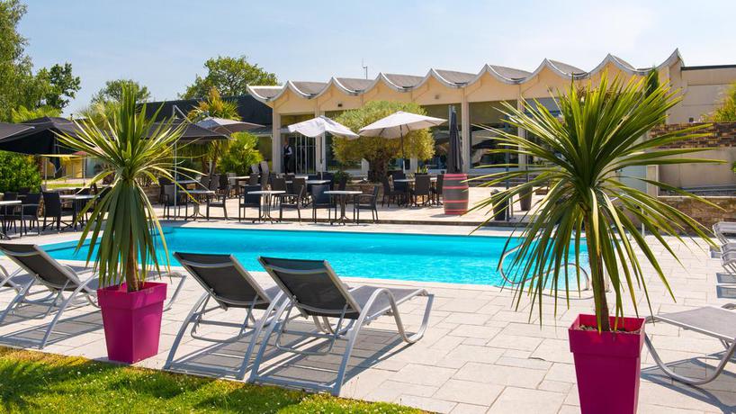 Imagen de la piscina del Hotel Brit Nantes Vigneux - L'atlantel. Foto 10
