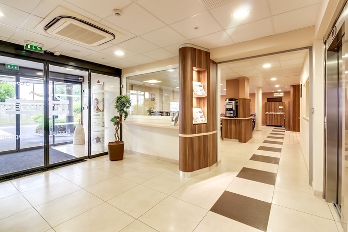 Imagen de los interiores del Hotel Brit Piscine and Spa - Fougères. Foto 17