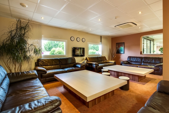 Imagen del bar/restaurante del Hotel Brit Piscine and Spa - Fougères. Foto 3