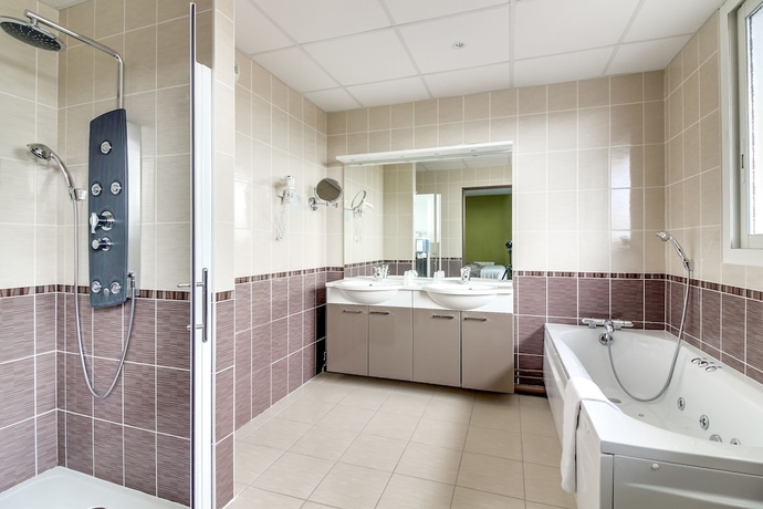 Imagen de la habitación del Hotel Brit Piscine and Spa - Fougères. Foto 16
