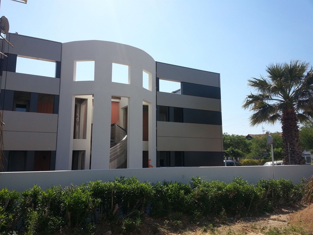 Imagen de los exteriores del Hotel Brit Porte D’espagne. Foto 16