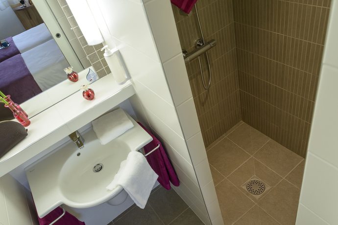 Imagen de la habitación del Hotel Brit Reims Croix Blandin. Foto 13