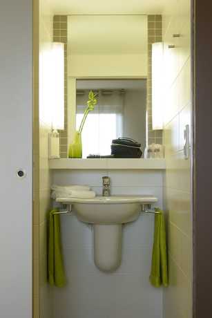 Imagen de la habitación del Hotel Brit Reims Croix Blandin. Foto 16