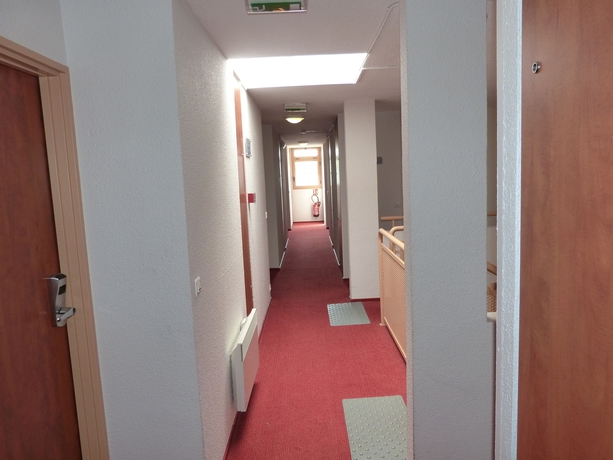 Imagen de los interiores del Hotel Brit Reims La Pompelle. Foto 14