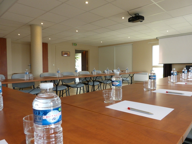 Imagen de los interiores del Hotel Brit Reims La Pompelle. Foto 15