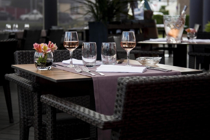 Imagen de los exteriores del Hotel Brit Rennes - Le Castel. Foto 13